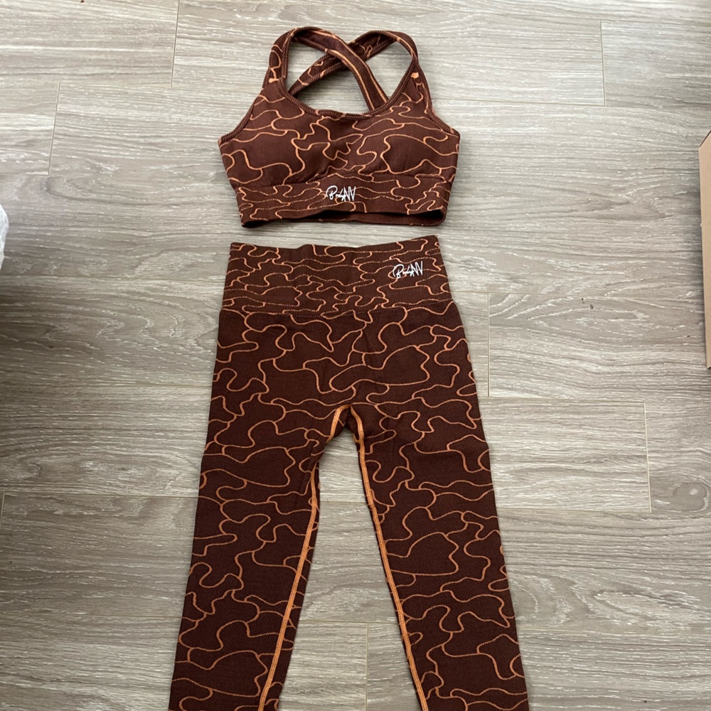 BodyNV matching sports bra and legging set